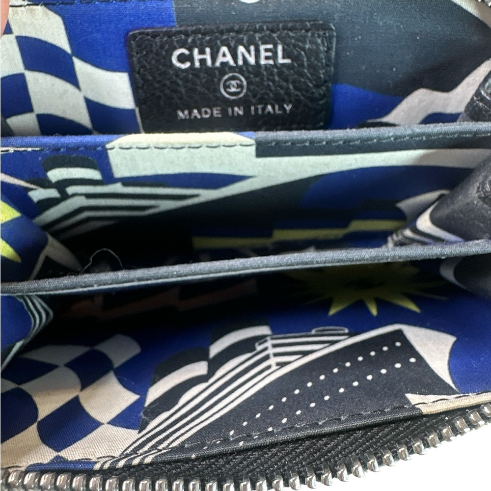 CHANEL Black Leather Card Zipper Wallet - Picture 5 of 6